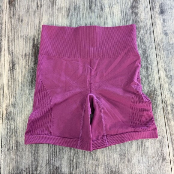 Lululemon Sculpt Short 6" regal plum - Picture 3 of 5